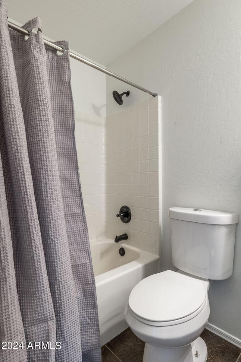 44-web-or-mls-7515-e-laguna-azul-ave