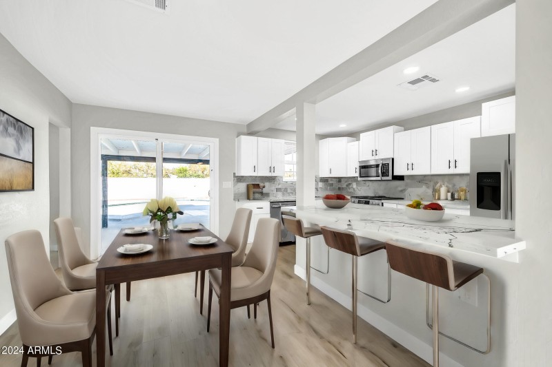 Virtual Staging AI - 4307-N-15th-Dr-13 -