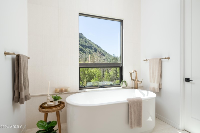 Oversized Soaking Tub
