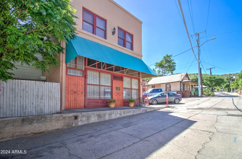 198 Chisholm Ave-3