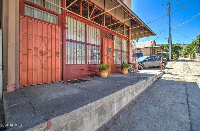 198 Chisholm Ave-4