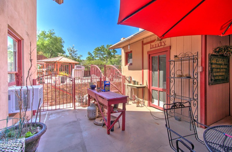198 Chisholm Ave-10