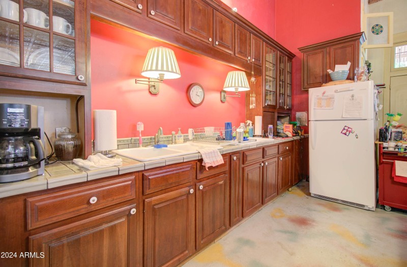 198 Chisholm Ave-34