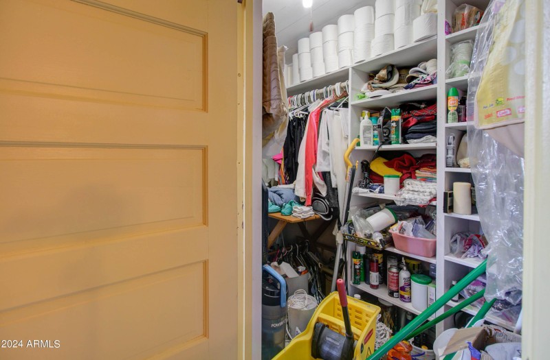 198 Chisholm Ave-37