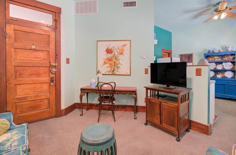 198 Chisholm Ave-42