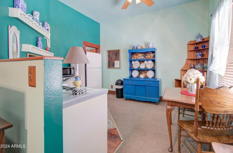 198 Chisholm Ave-43