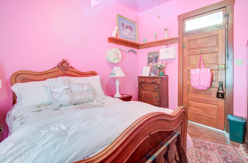 198 Chisholm Ave-52