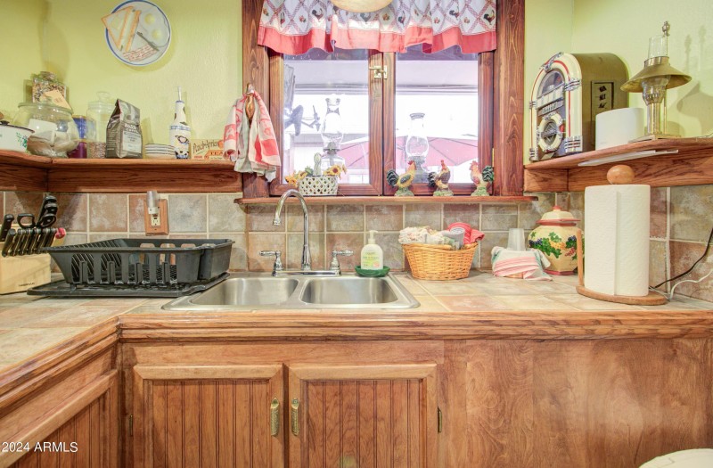 198 Chisholm Ave-61