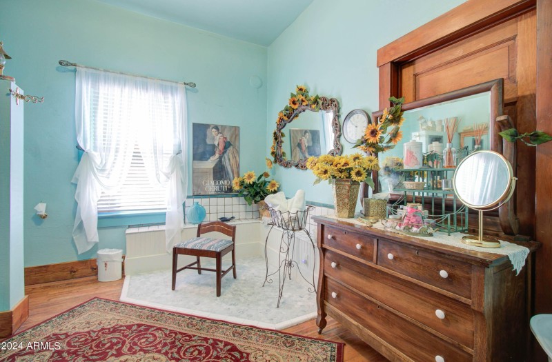 198 Chisholm Ave-63