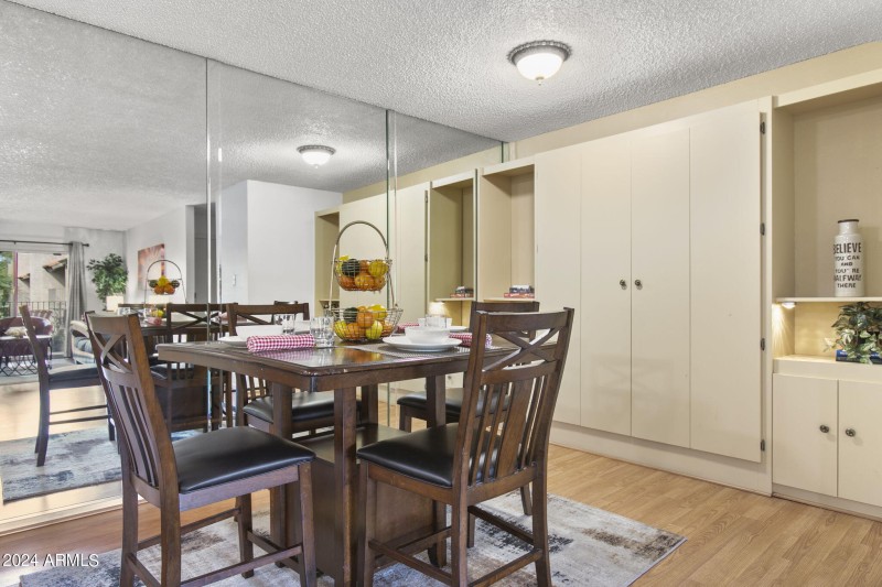 10-web-or-mls-5525-e-thomas-rd-unit-m11