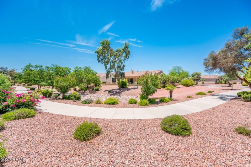 Close Proximity to Walking Paths