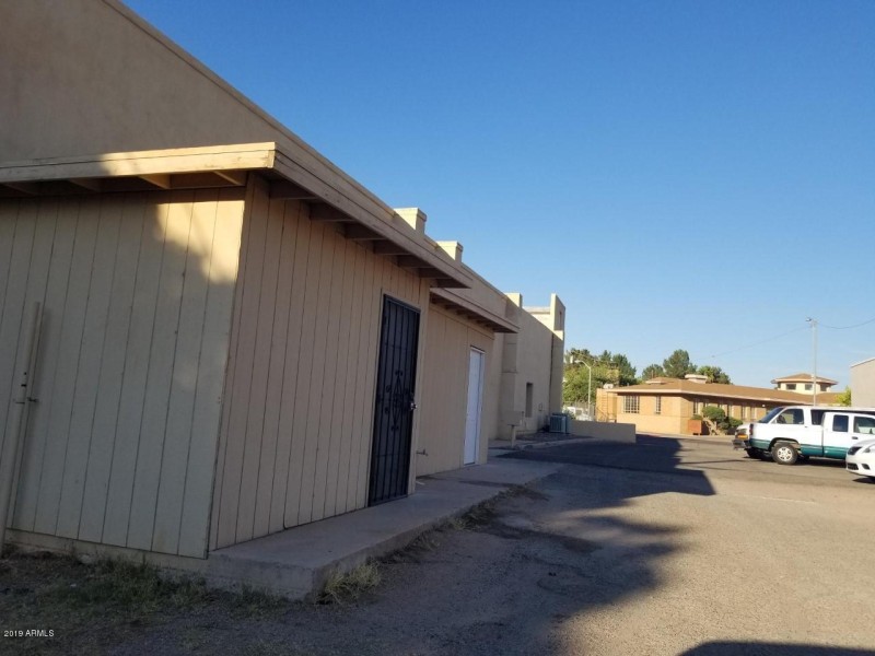 936 F parking lot