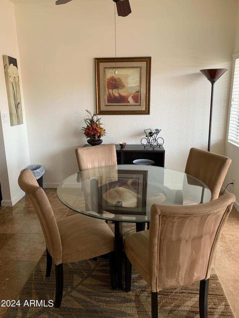 1036_dining room area