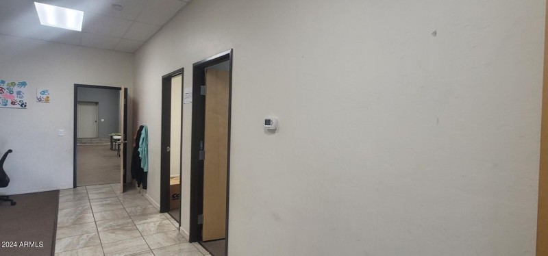 1019 F Av hallway