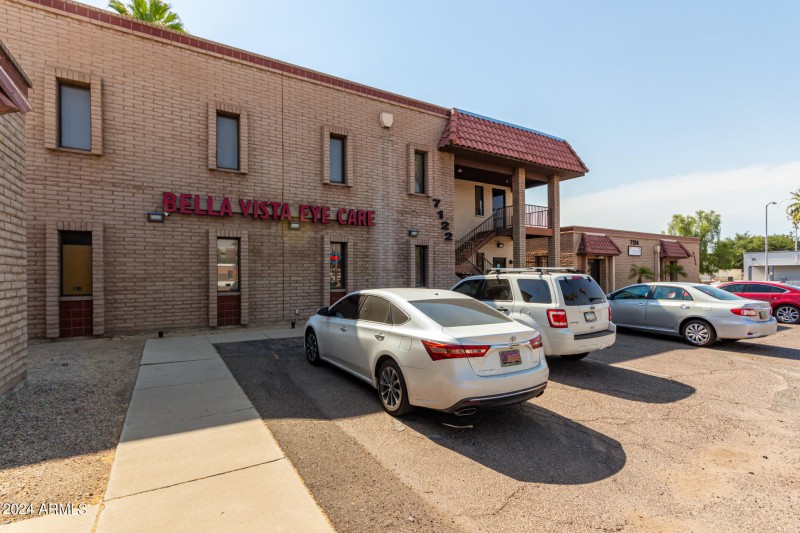 0043-43 - 59th 7122 UNIT 102 & 201