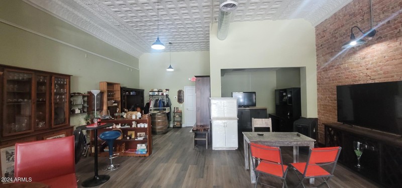 1113 G Ave floor