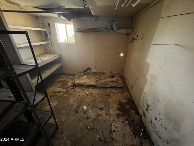 09 Laundry Room a