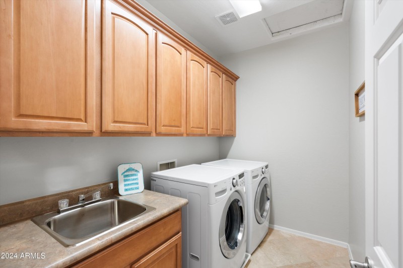 39-Laundry Room