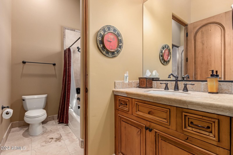 Double Vanity & Tub Combo Bath