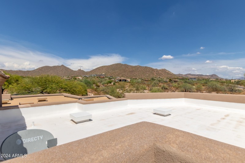 Private Courtyard with Fireplace