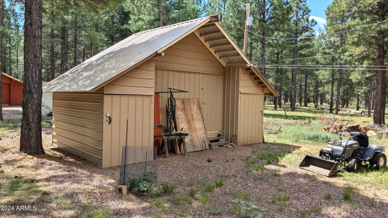 Workshop plus storage