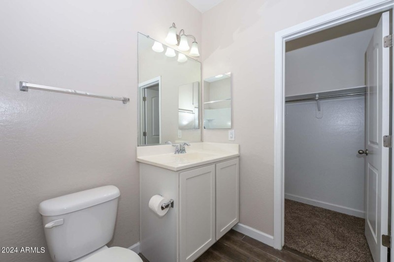 2nd Bath-Walk in Closet