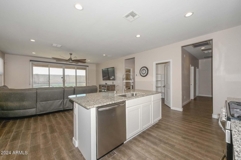 Kitchen-Family Room