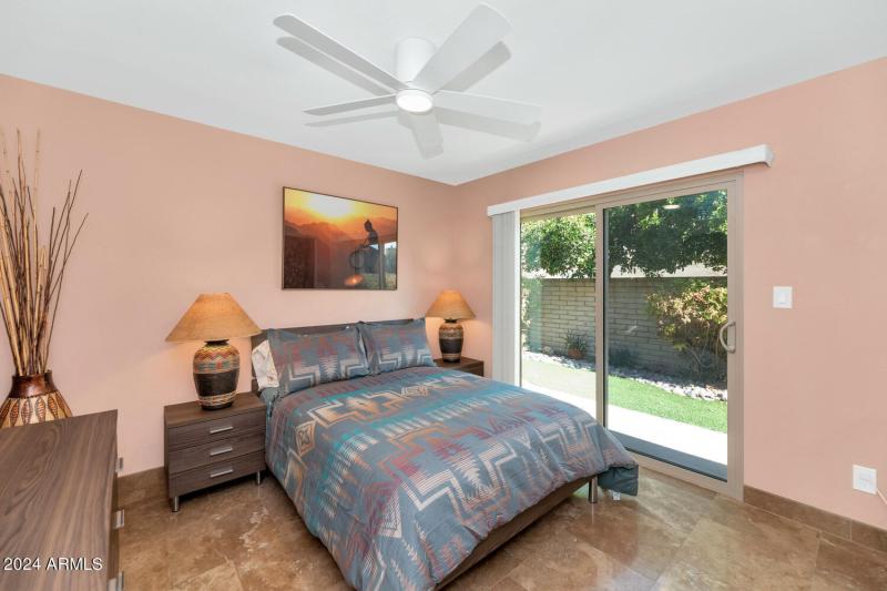 7948 E Vista Dr-large-025-025-7948 E Vis