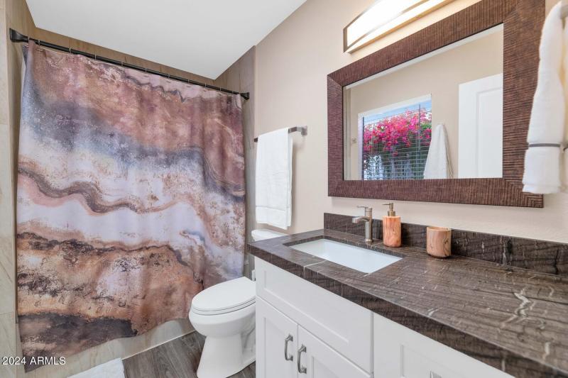 7948 E Vista Dr-large-028-029-7948 E Vis