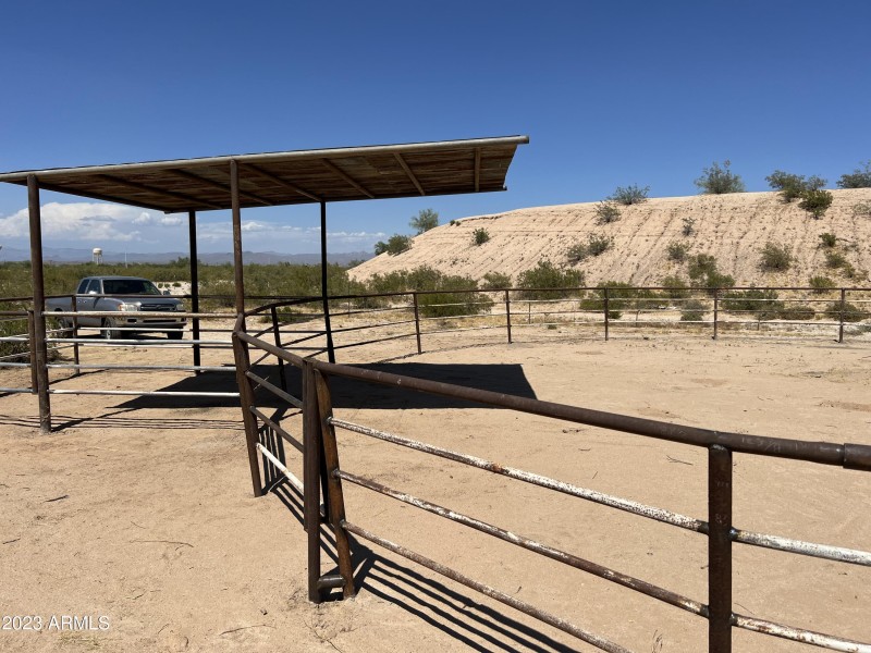 14953 horse corrals