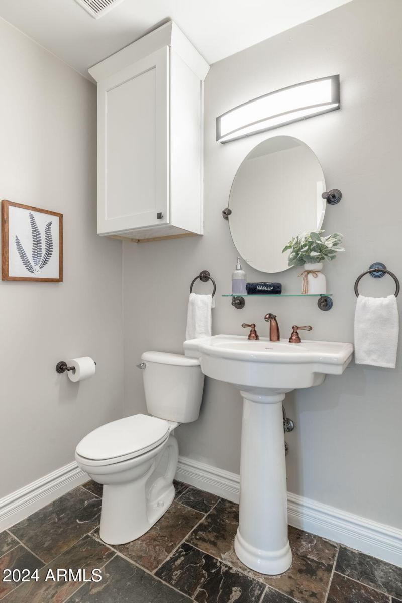 43-web-or-mls-5948-e-corrine-dr