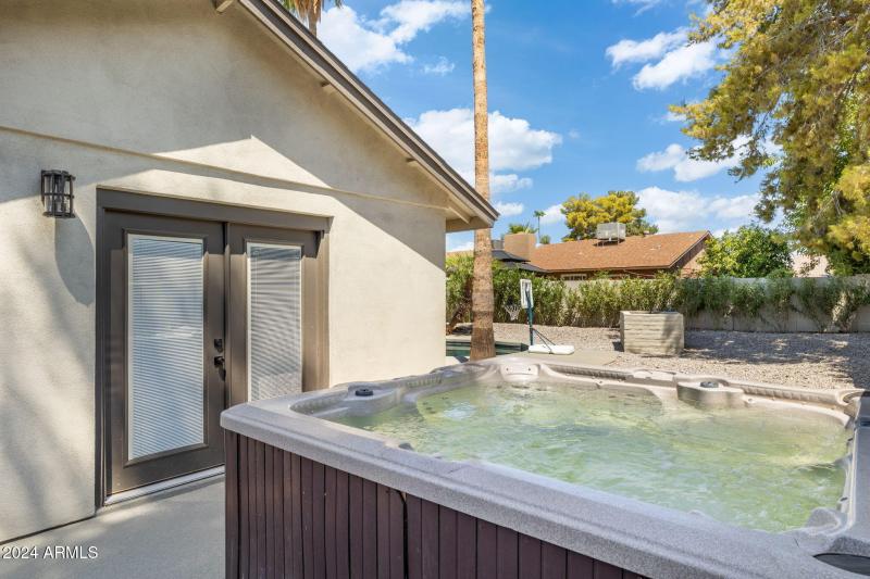 59-web-or-mls-5948-e-corrine-dr