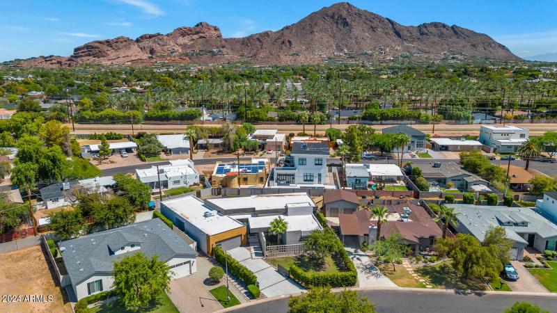 4602 E Glenrosa Ave-large-003-003-4602 E