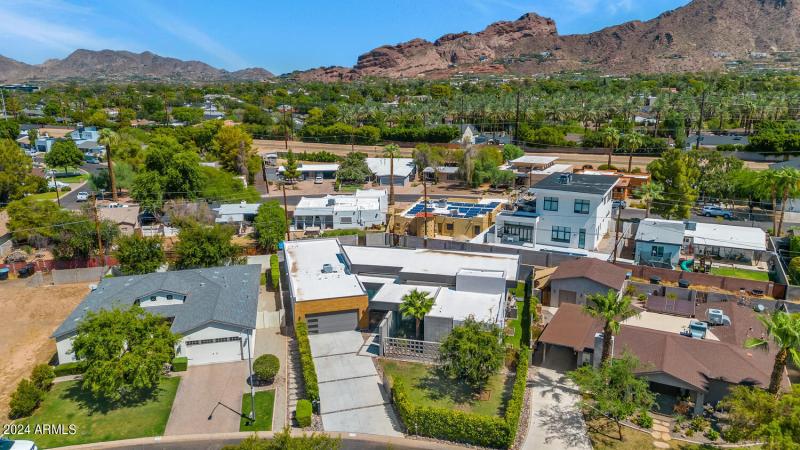 4602 E Glenrosa Ave-large-005-006-4602 E