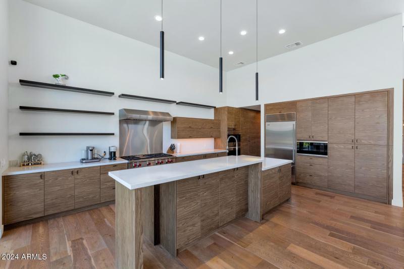 4602 E Glenrosa Ave-large-018-037-4602 E