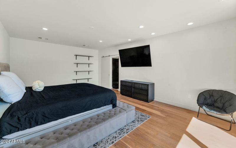 4602 E Glenrosa Ave-large-022-009-4602 E