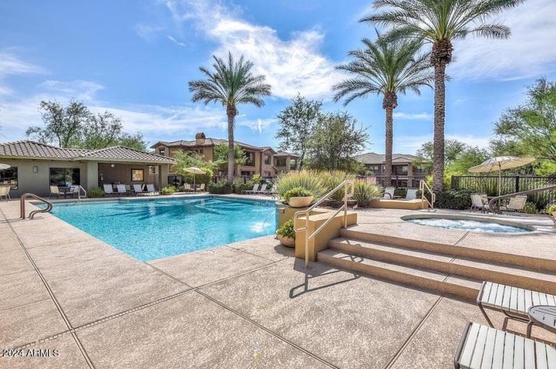 Community Pool & Spa