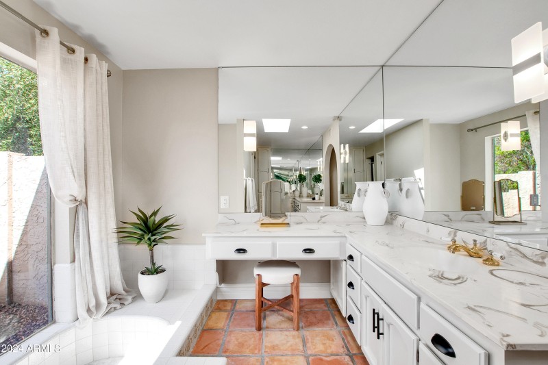 11222 N Miller Rd-32