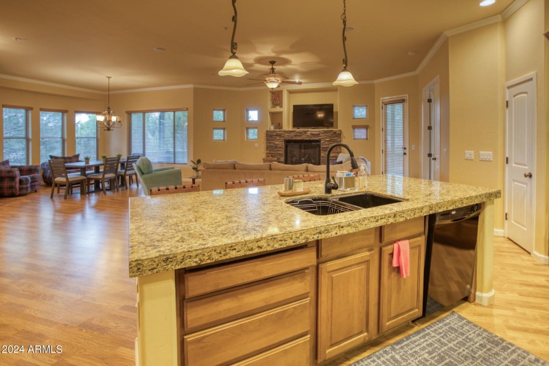 Dishwasher stays