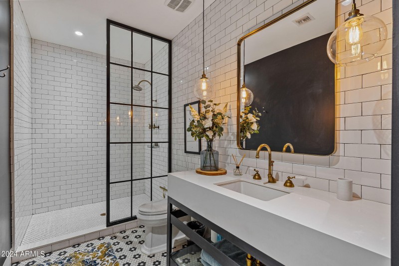 Ensuite Bedroom 2
