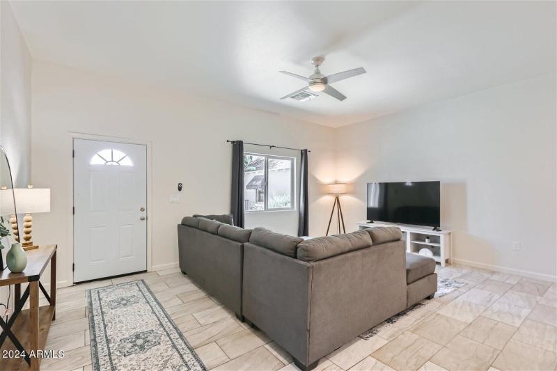 2233 East Sheridan St - Web Quality - 00