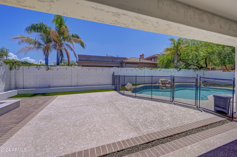 35925 N 30th Dr-27