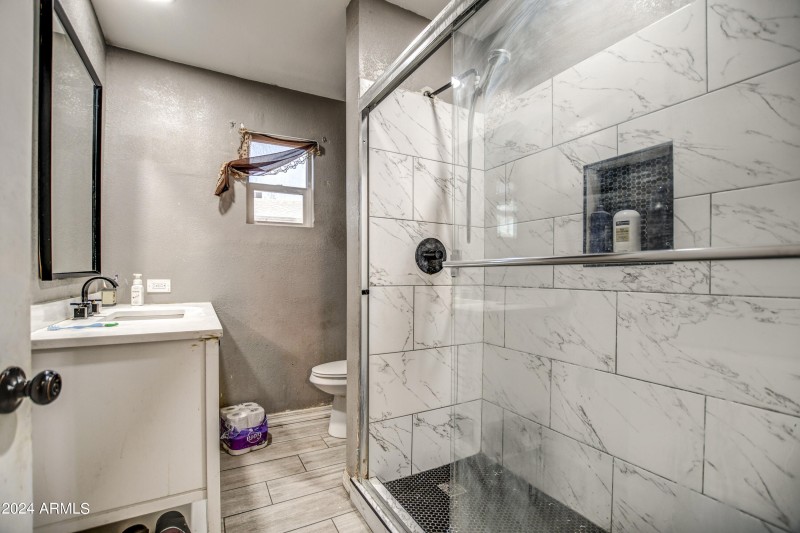 Bath 1, 1