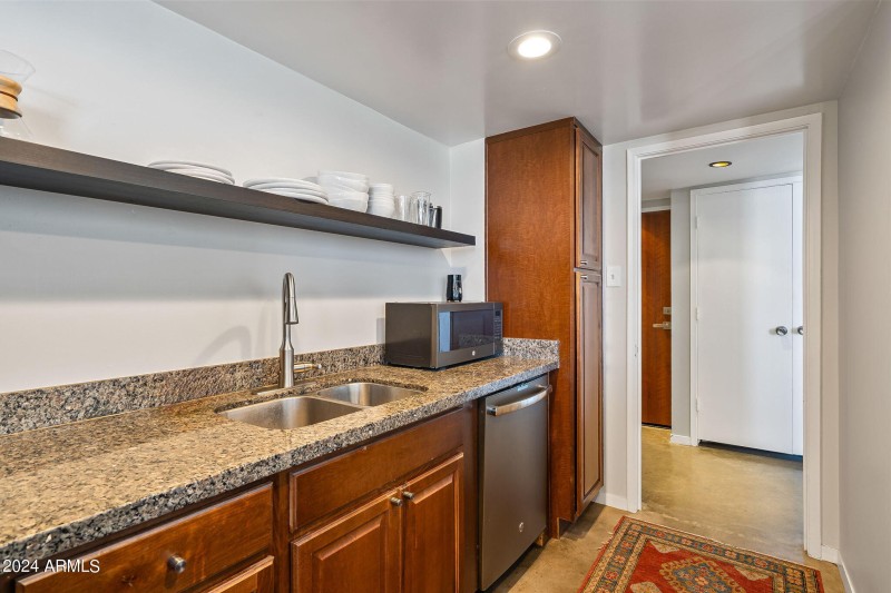 13-web-or-mls-Interior-12