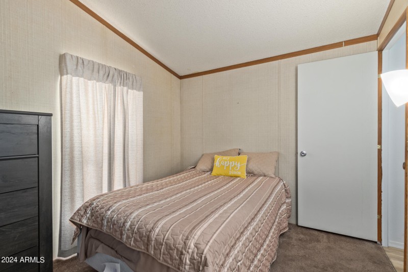 21 - Primary bedroom