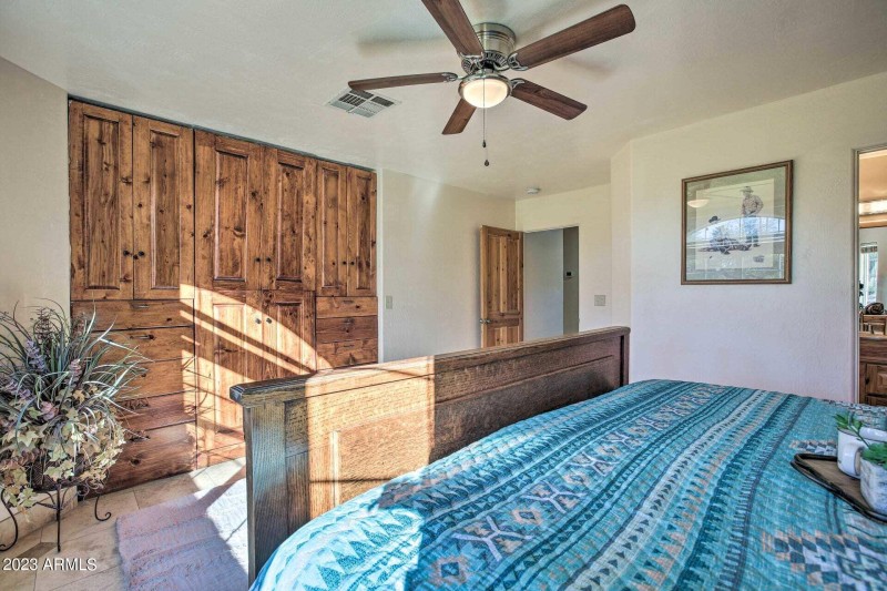 18 Bedroom 2 w beautiful custom storage