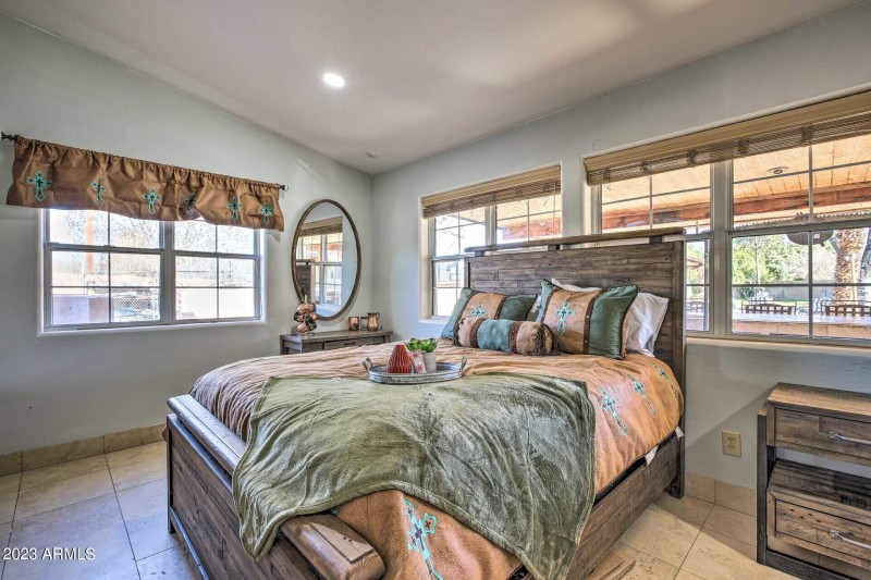 28 Another gorgeous spacious 5th Bedroom