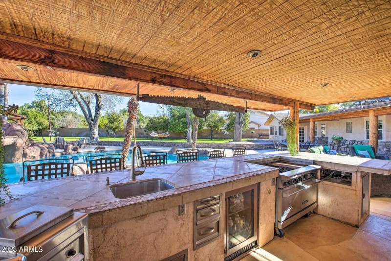 32 Full Outdoor built in Kitchen and cov