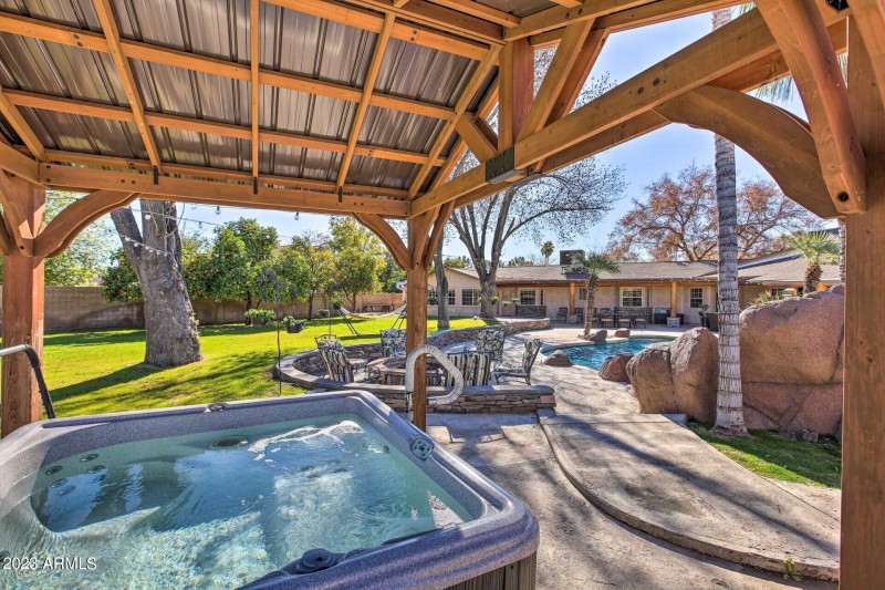 39 Gazebo Private Hot tub
