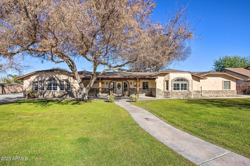 44 Stunning Curb Appeal front of home